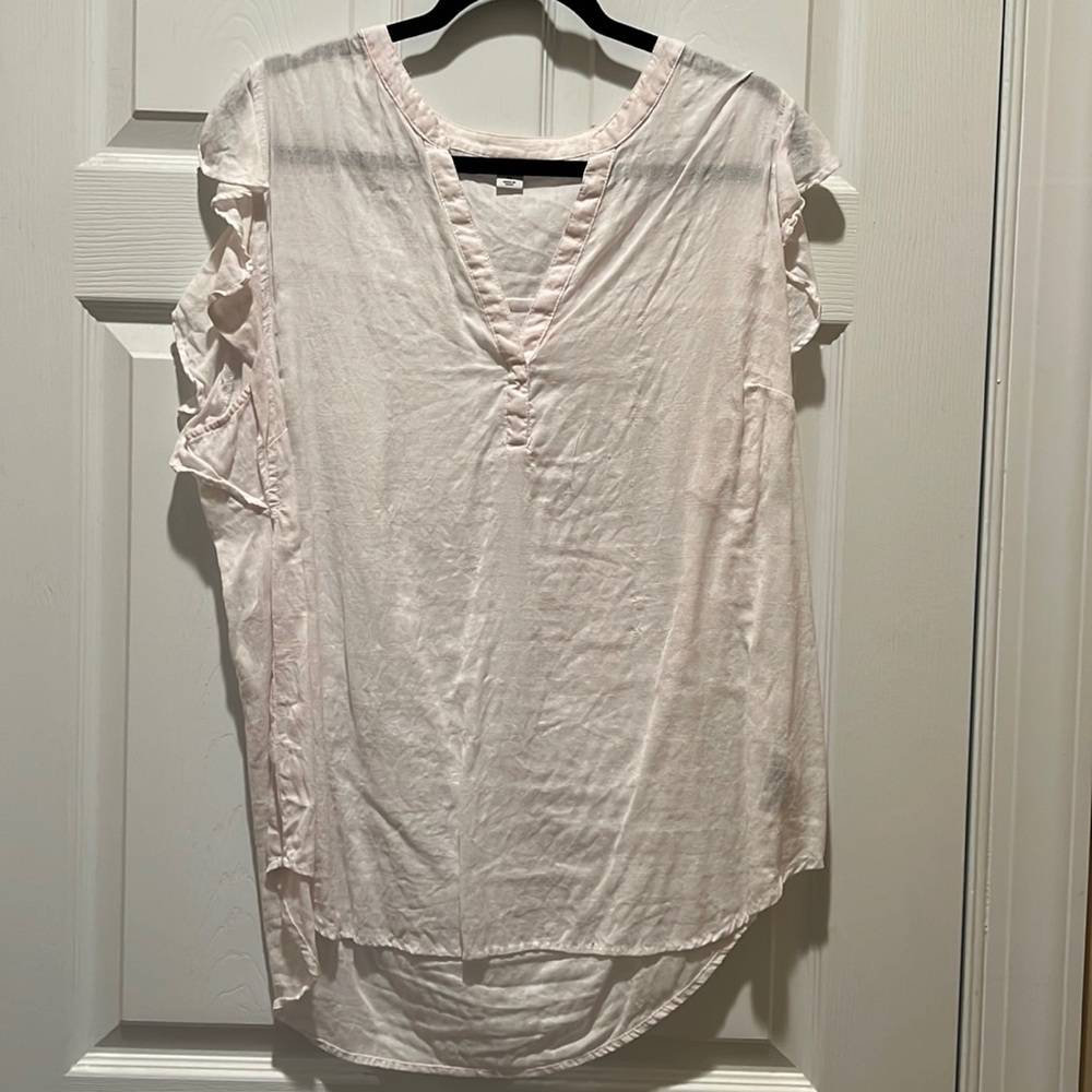 Women’s white top